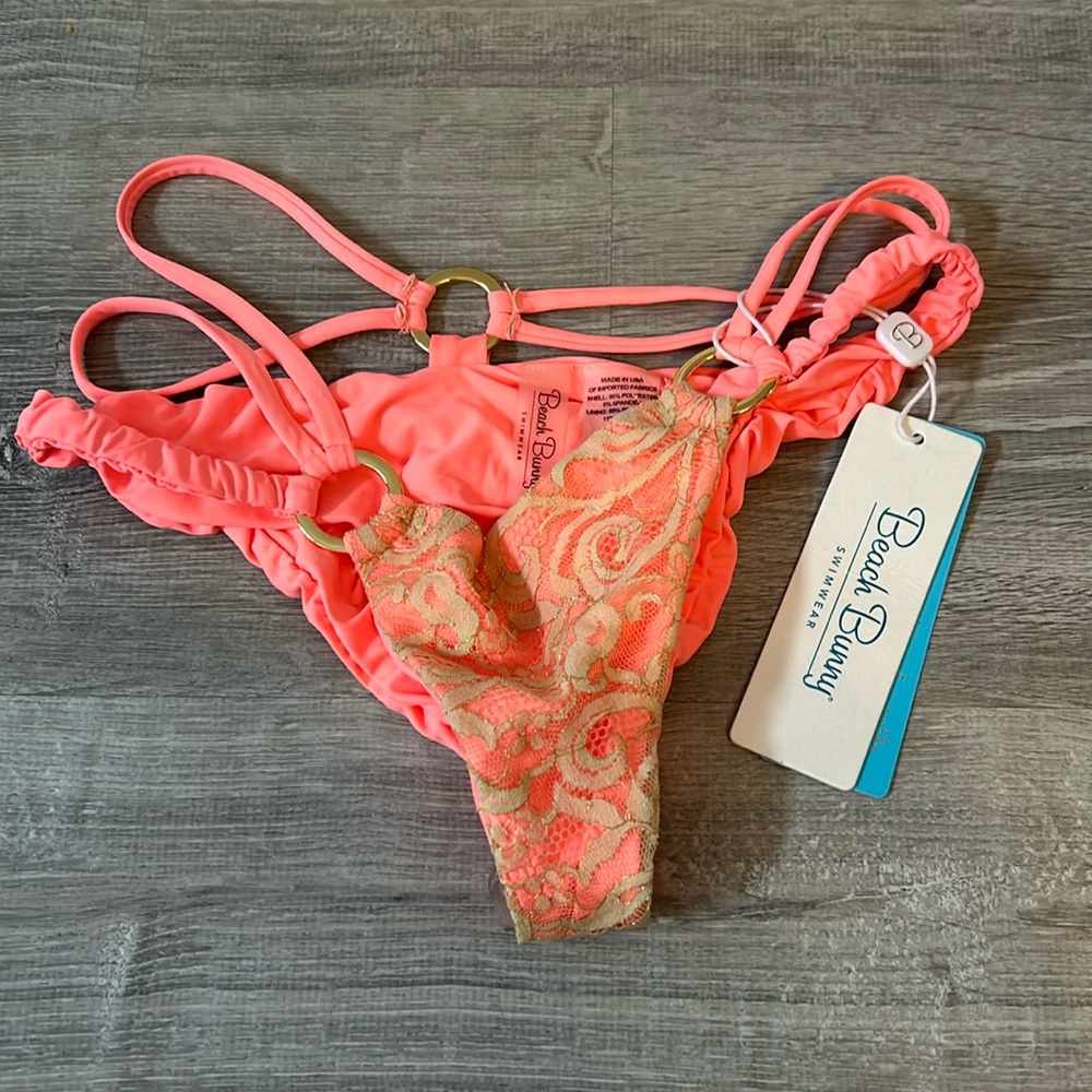 Beach bunny bikini gunpowder and lace coral scrunch butt bottom. Size medium